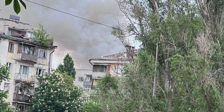 За добу росіяни 13 разів обстріляли населені пункти Донеччини: які наслідки (фото)