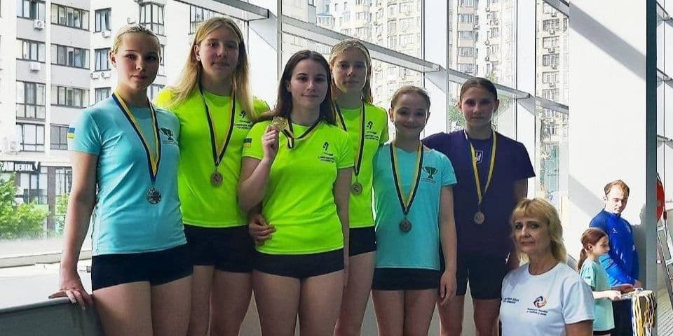 "Золоту" та "срібну" медалі чемпіонату України зі стрибків у воду вибороли юні луганчанки