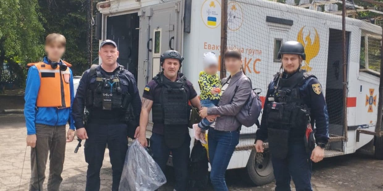 З Краматорського району рятувальники евакуювали 11 людей, зокрема 2 дітей