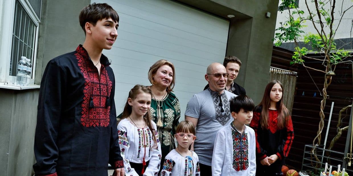 Детский дом семейного типа с Донетчины получил жилье на Одесщине за счет государственной субвенции (фото)