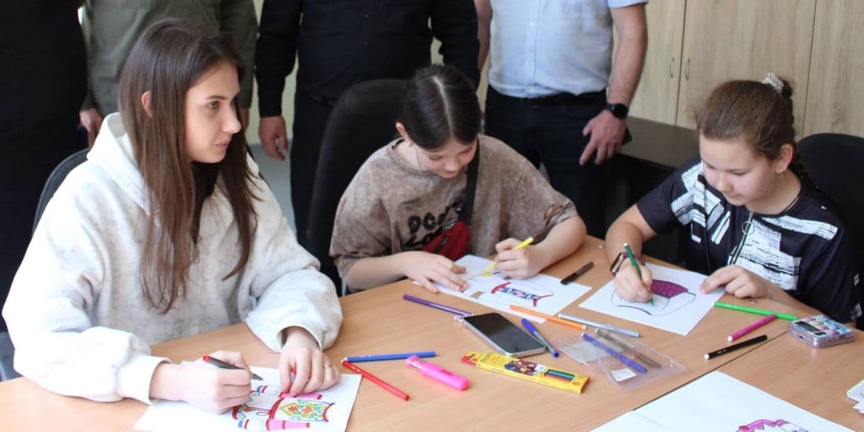 У Центрі підтримки ВПО з Лиманської громади у Корсунь-Шевченківському. Фото: Facebook/Вадим Філашкін