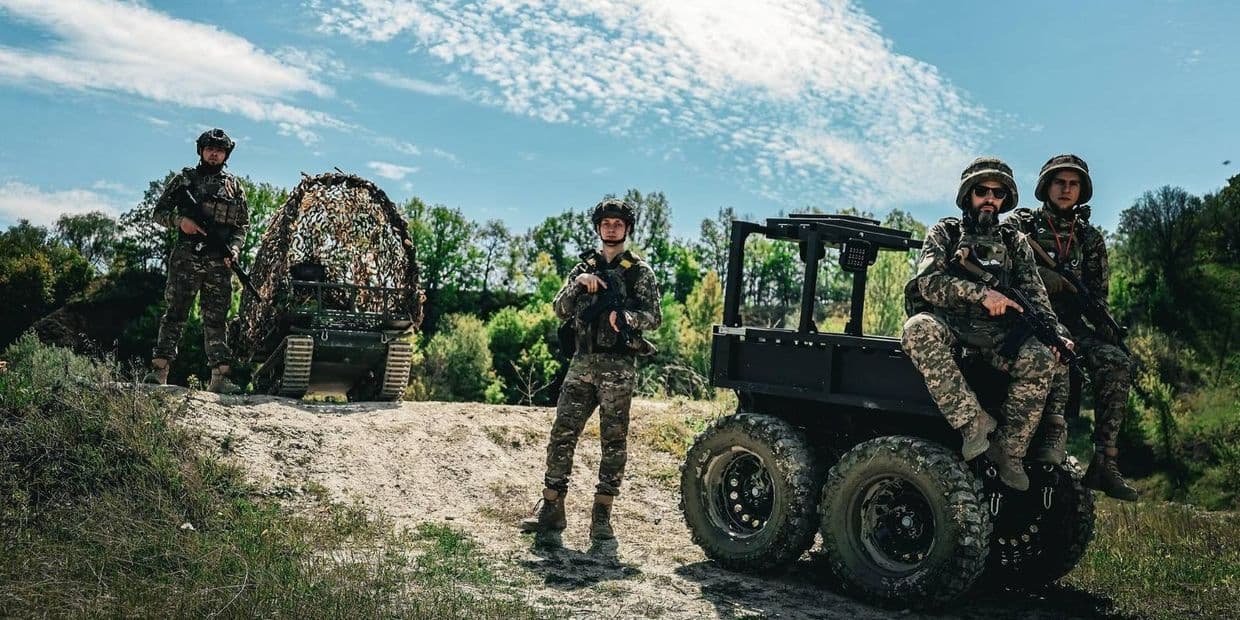 Украинские защитники из НРК. Фото: 22 ОМБр