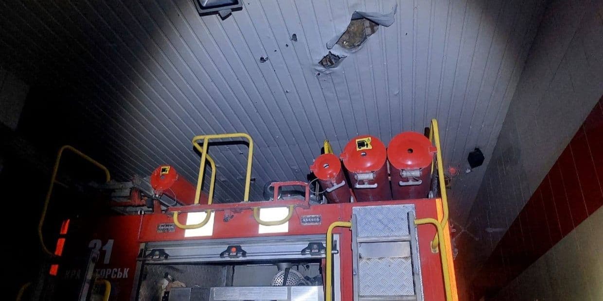 Рашисти вдарили по пожежно-рятувальній частині в Олександрівці на Донеччині (фото)