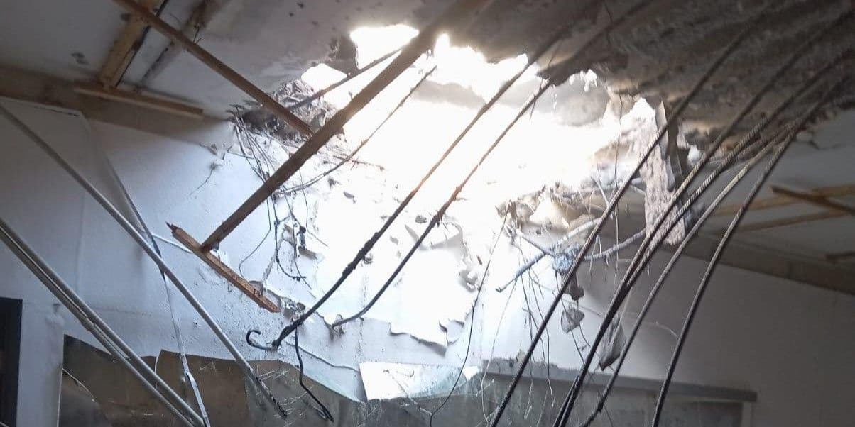 Російські ударні дрони пошкодили спорткомплекс і багатоповерхівки у середмісті Слов'янська