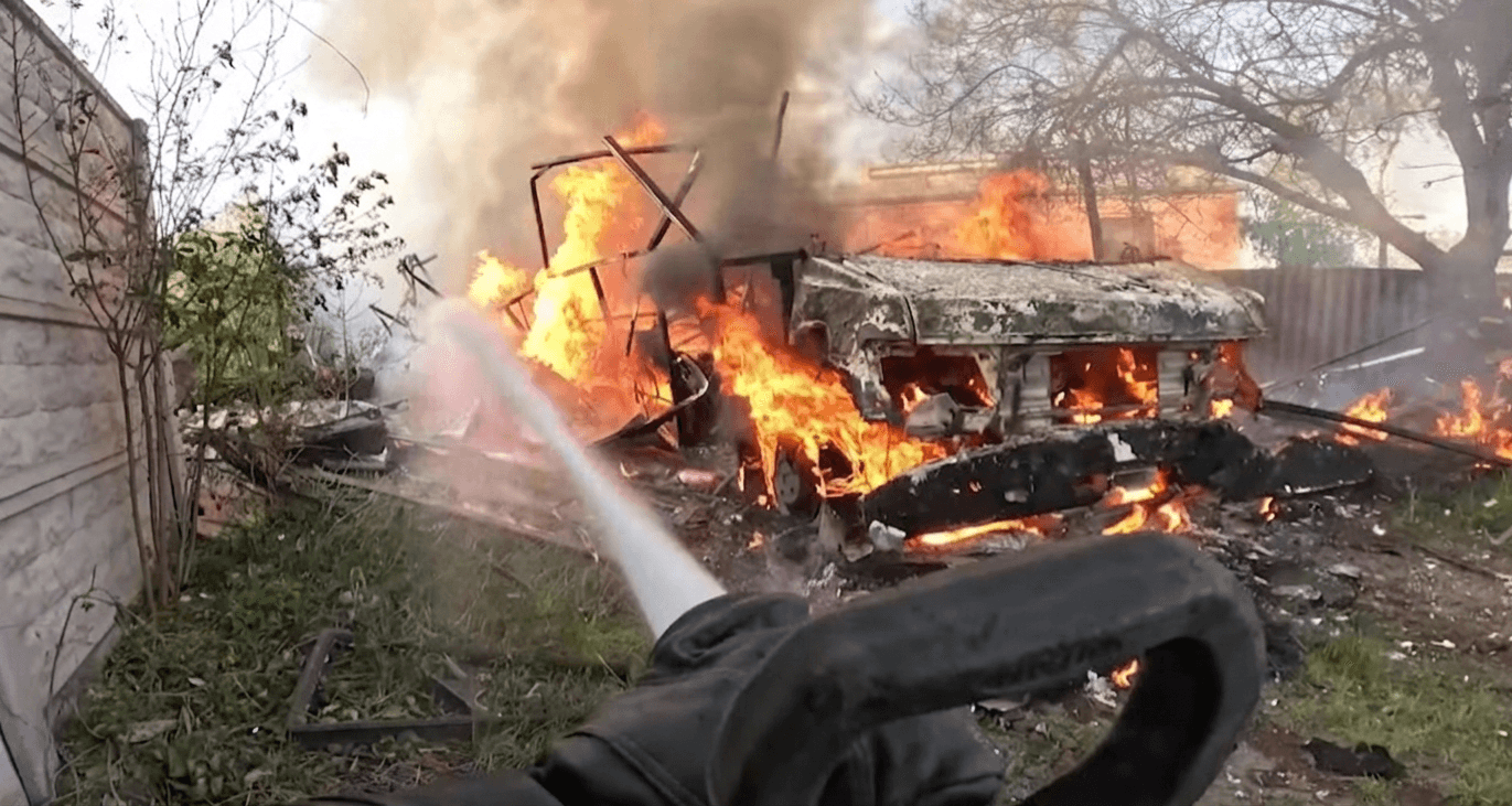 Рятувальники показали, як гасили пожежі у Краматорському районі (відео)
