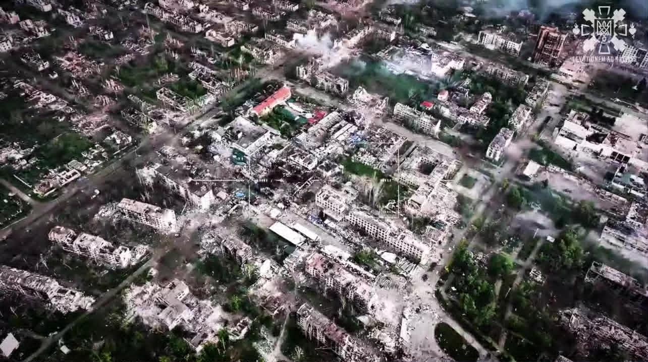 Військовий ЗСУ показав зруйновану ворогом Костянтинівку з висоти і розповів про важку ситуацію у районі Центрального