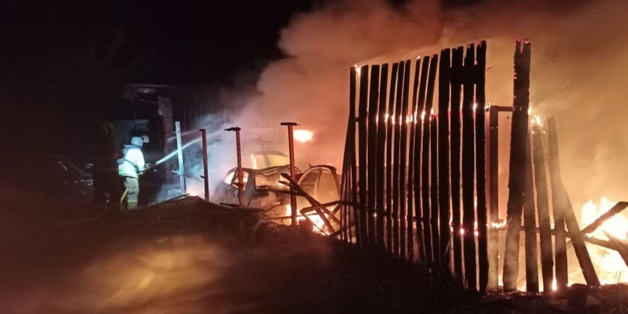 Вогнеборці показали, як у Краматорську гасили нічну масштабну пожежу (відео)