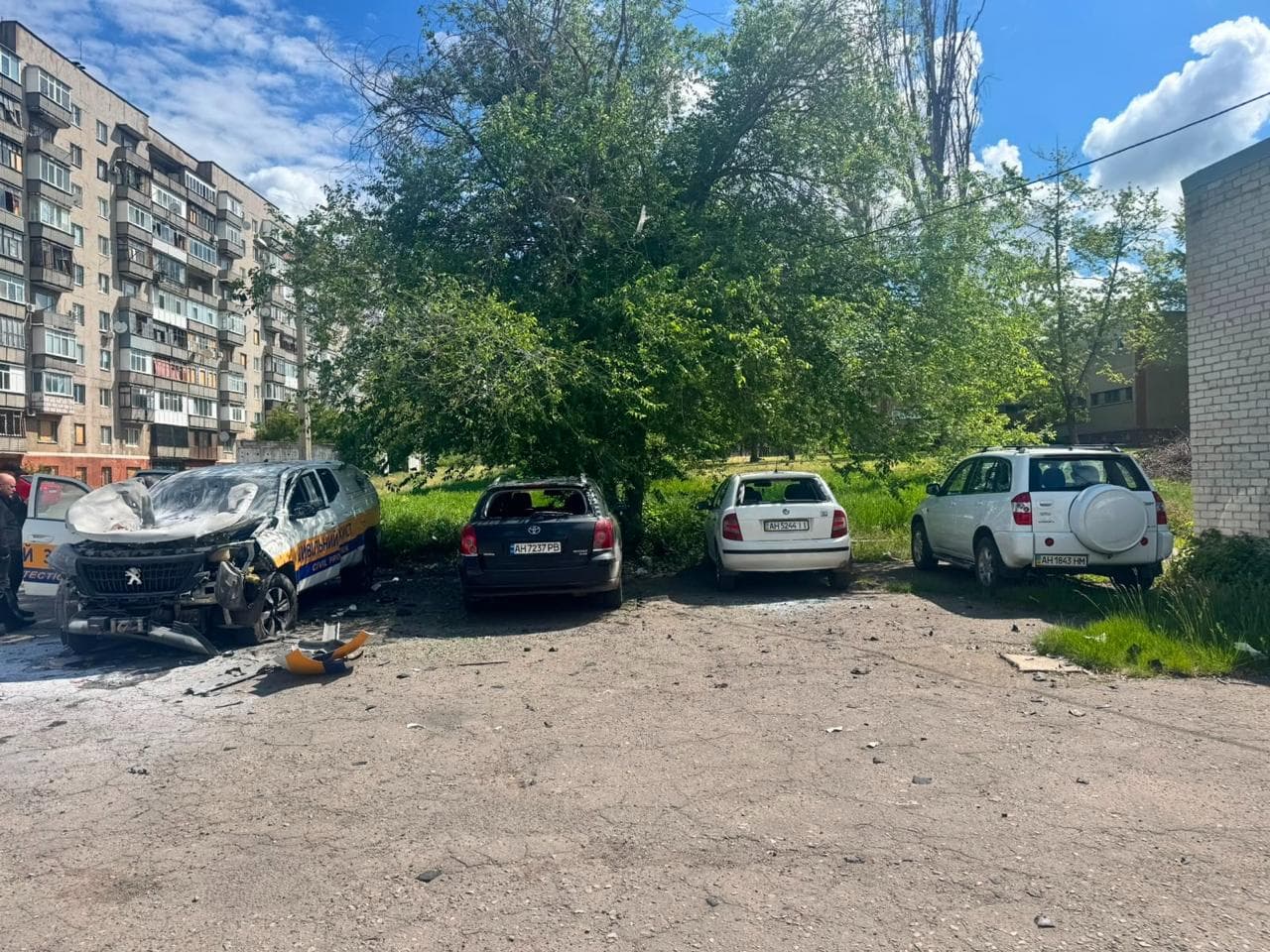 Ворожий дрон атакував авто співробітників управління з питань цивільного захисту Краматорської міської ради