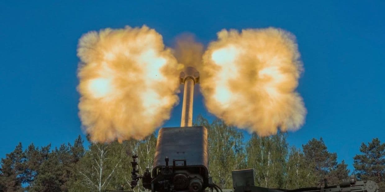 Стріляє САУ. Фото: 15-й армійський корпус / Максим Феофанов
