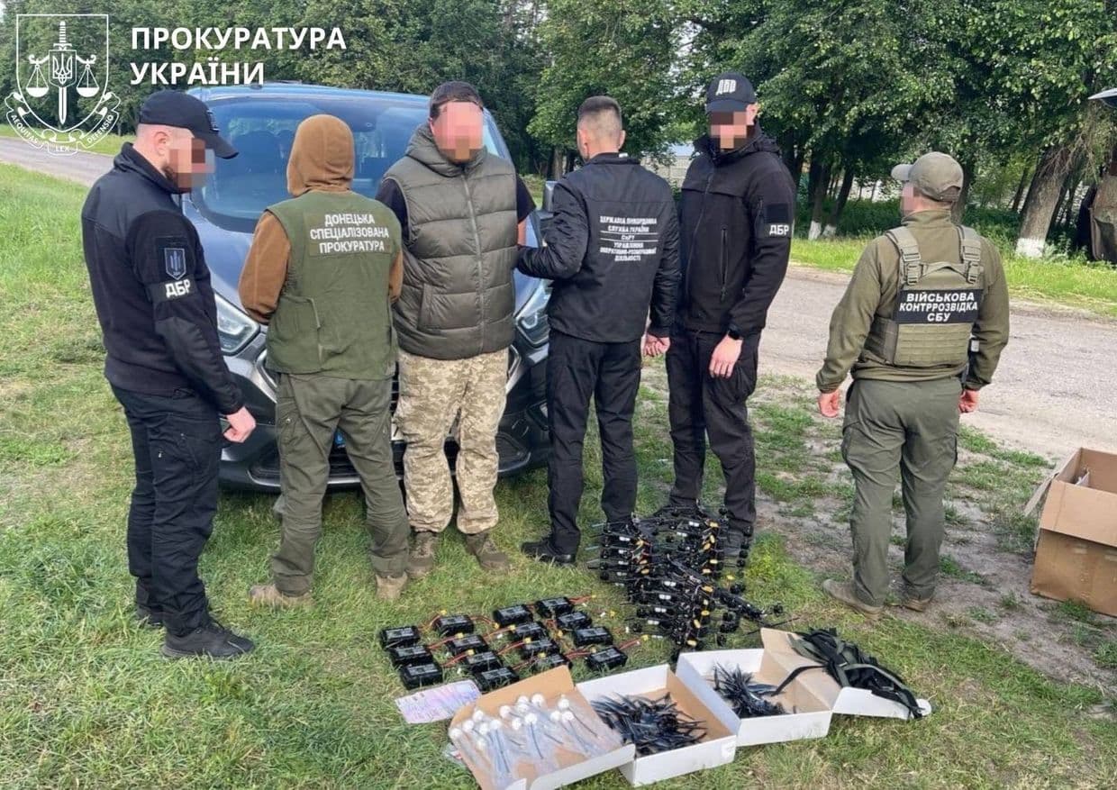 Старший бойовий медик роти з військової частини на Донеччині намагався незаконно продати партію FPV-дронів "Генерал Черешня" за 105 тисяч гривень