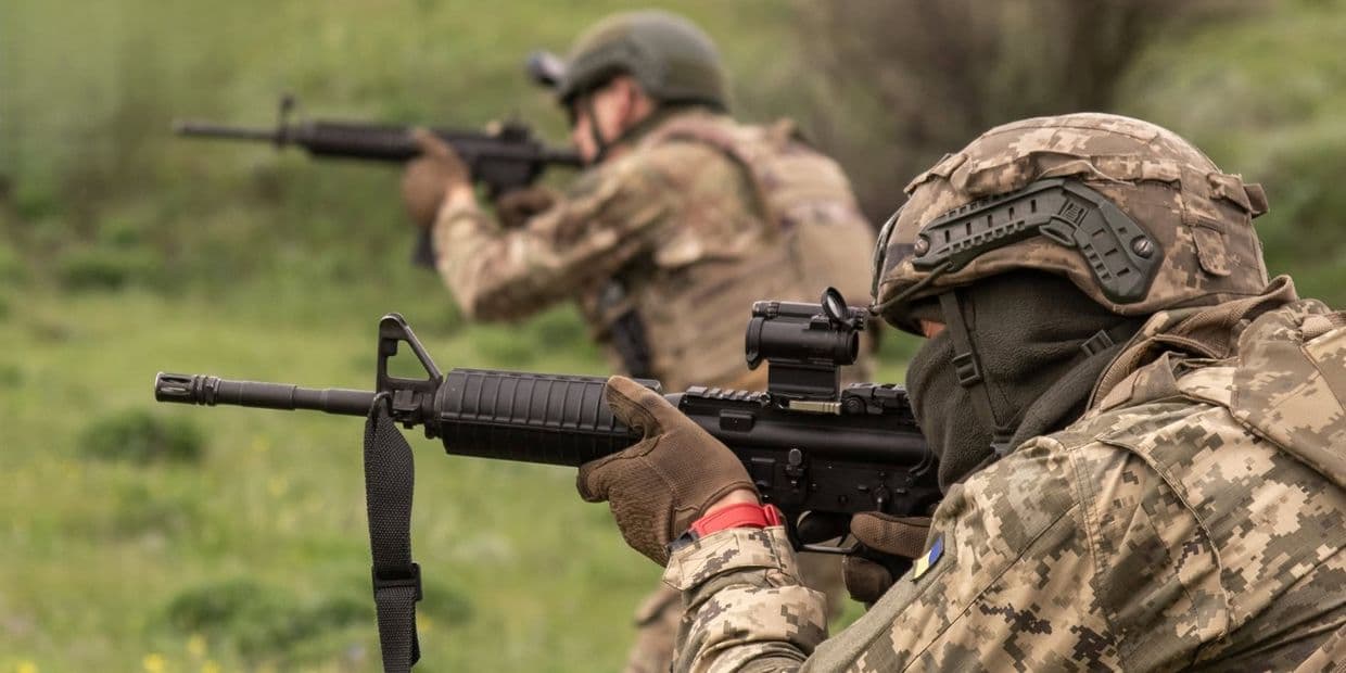 Украинские защитники. Фото: 141 ОМБр