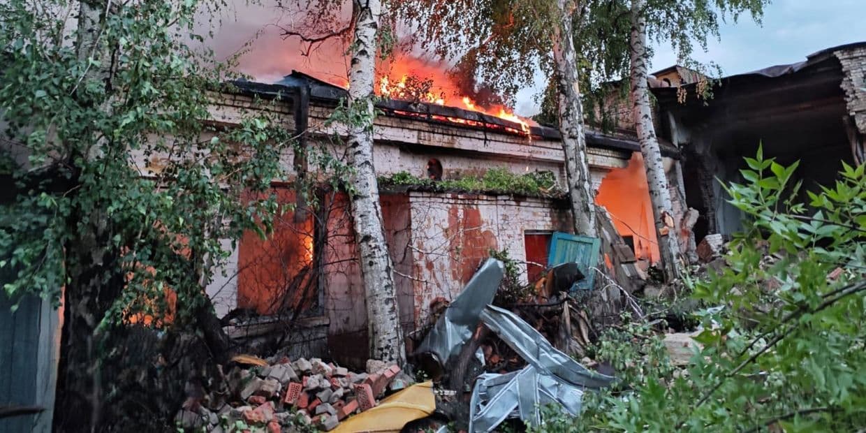 Вечірня атака на Слов'янська: палали понад 700 кв. м цивільної інфраструктури (фото)