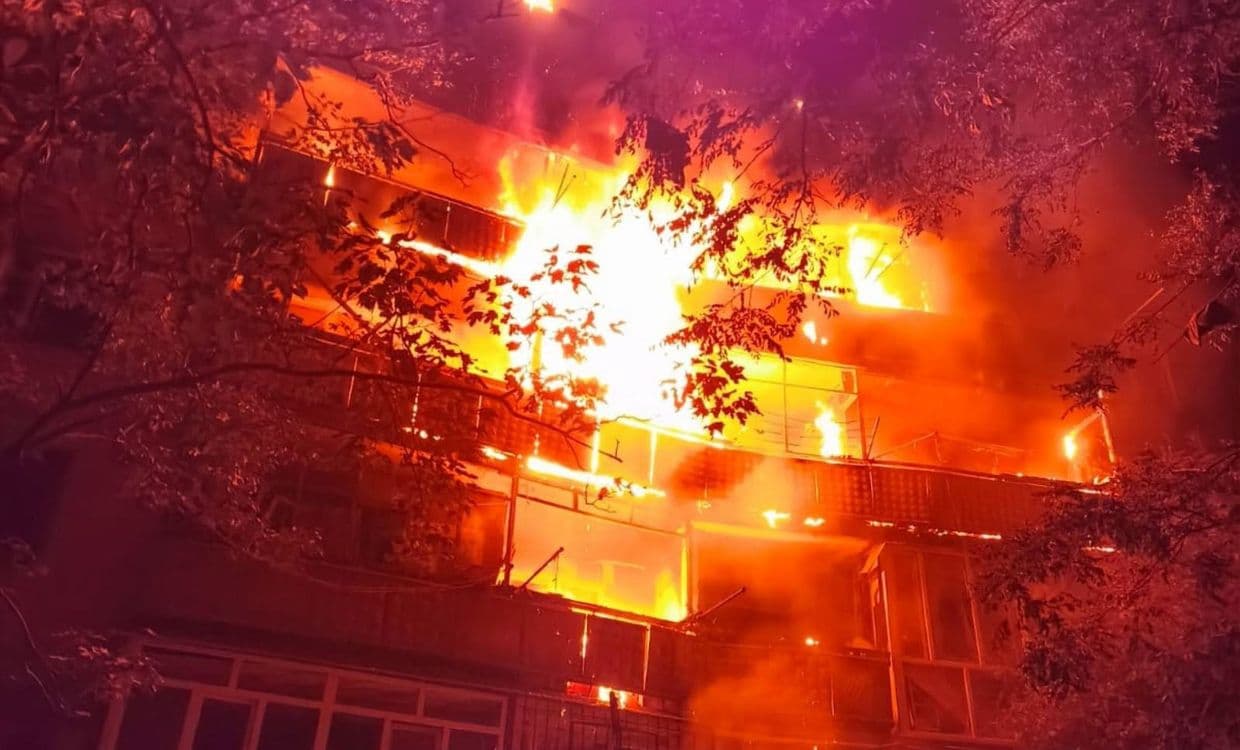 В Дружковке во время ликвидации пожара после российской атаки спасли 2 женщин