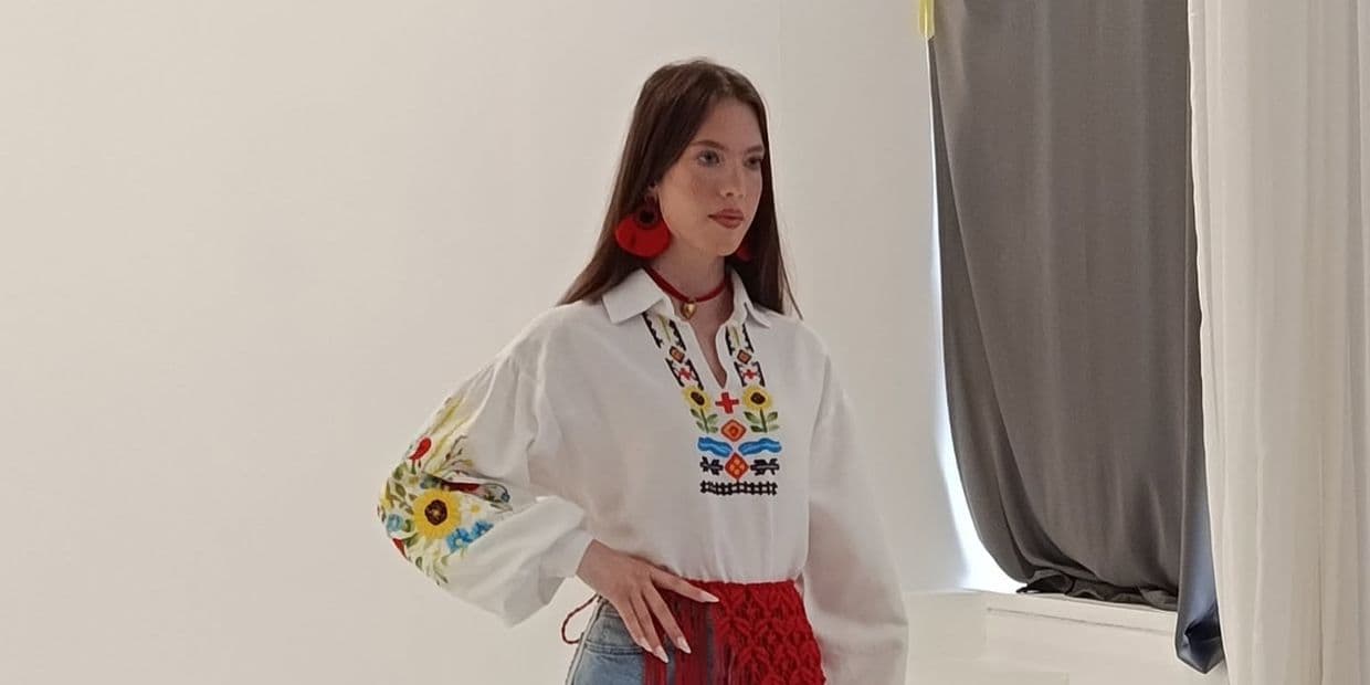 В Киеве продолжается масштабная фотосессия в вышиванках Донетчины