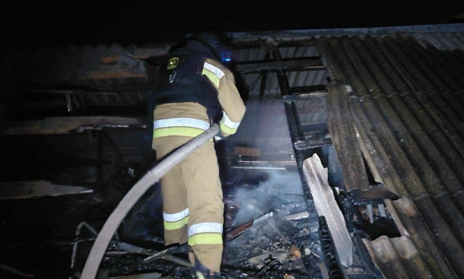 У Краматорську внаслідок ворожої атаки виникла пожежа в приватному житловому будинку
