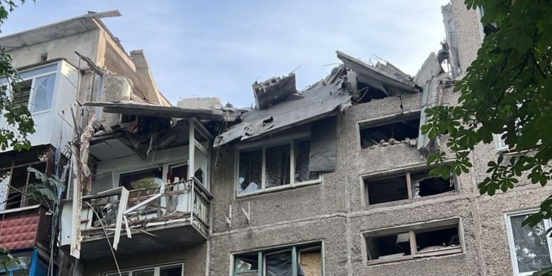 Через російські обстріли Донеччини 5 людей загинули та ще 11 були поранені, зруйновано 42 цивільних об'єкти (фото)