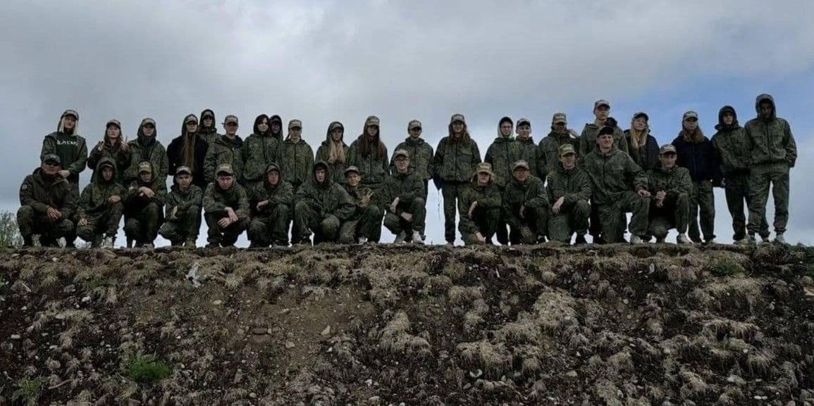 Для военной подготовки оккупанты вывезли детей Донетчины аж на Сахалин (фото)