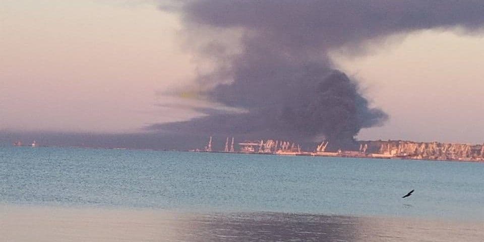 Нефтебазы и порты в огне: россию и ТОТ Донетчины массированно атаковали дроны (фото, видео)