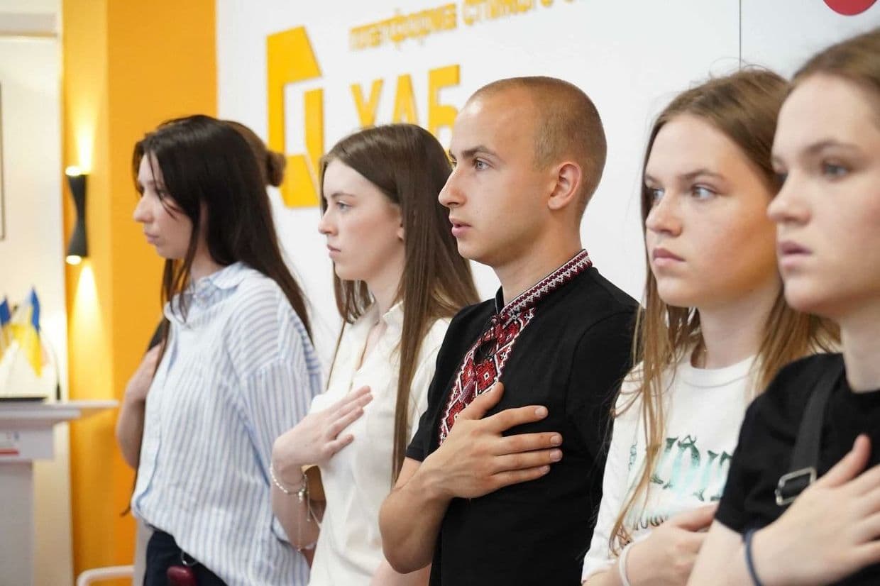 Засідання Луганського регіонального молодіжного конгресу. Фото: Facebook/Олексій Харченко