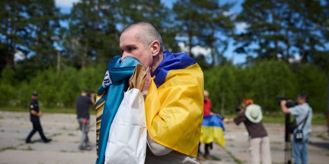 Еще 160 военных вернулись из российского плена (фото)