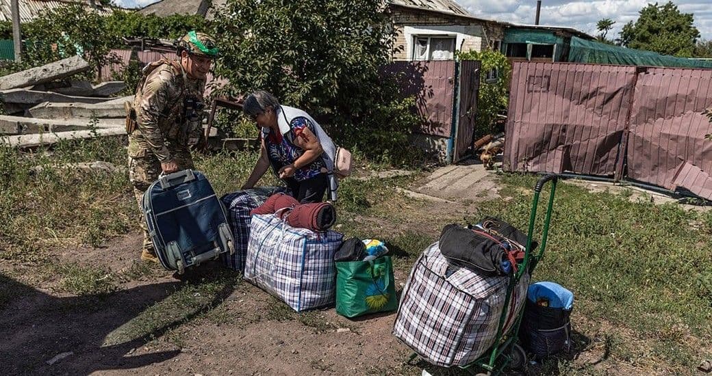 <em>У Добропіллі залишаються близько 800 жителів: евакуація з громади триває. Ілюстративне фото: Diego Herrera/Anadolu Agency</em>
