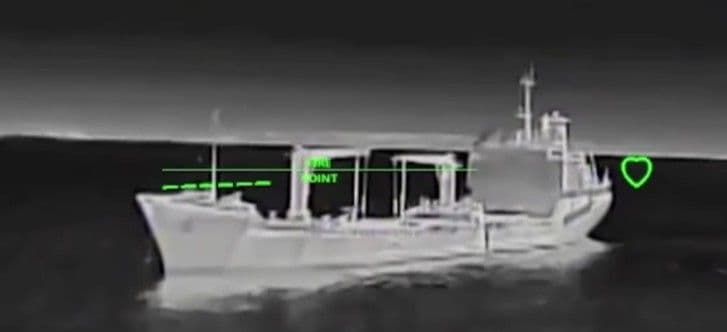 Уночі в акваторії Азовського моря СБС уразили ще 11 суден рф (відео)