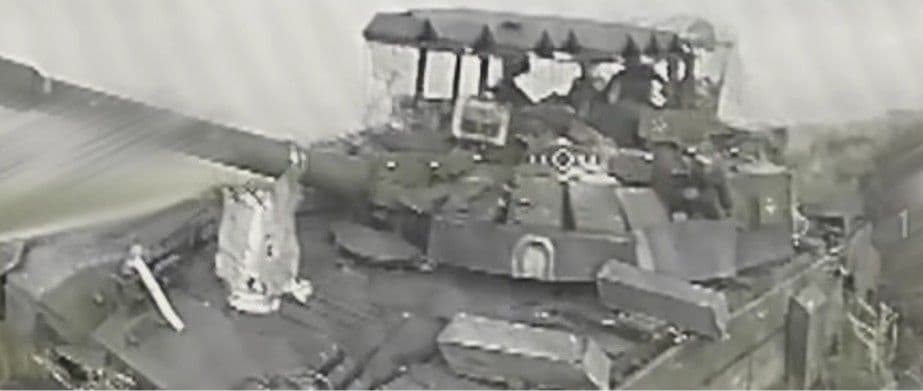 На Добропільському напрямку ворог здійснив невдалу спробу масованого танкового прориву (відео)