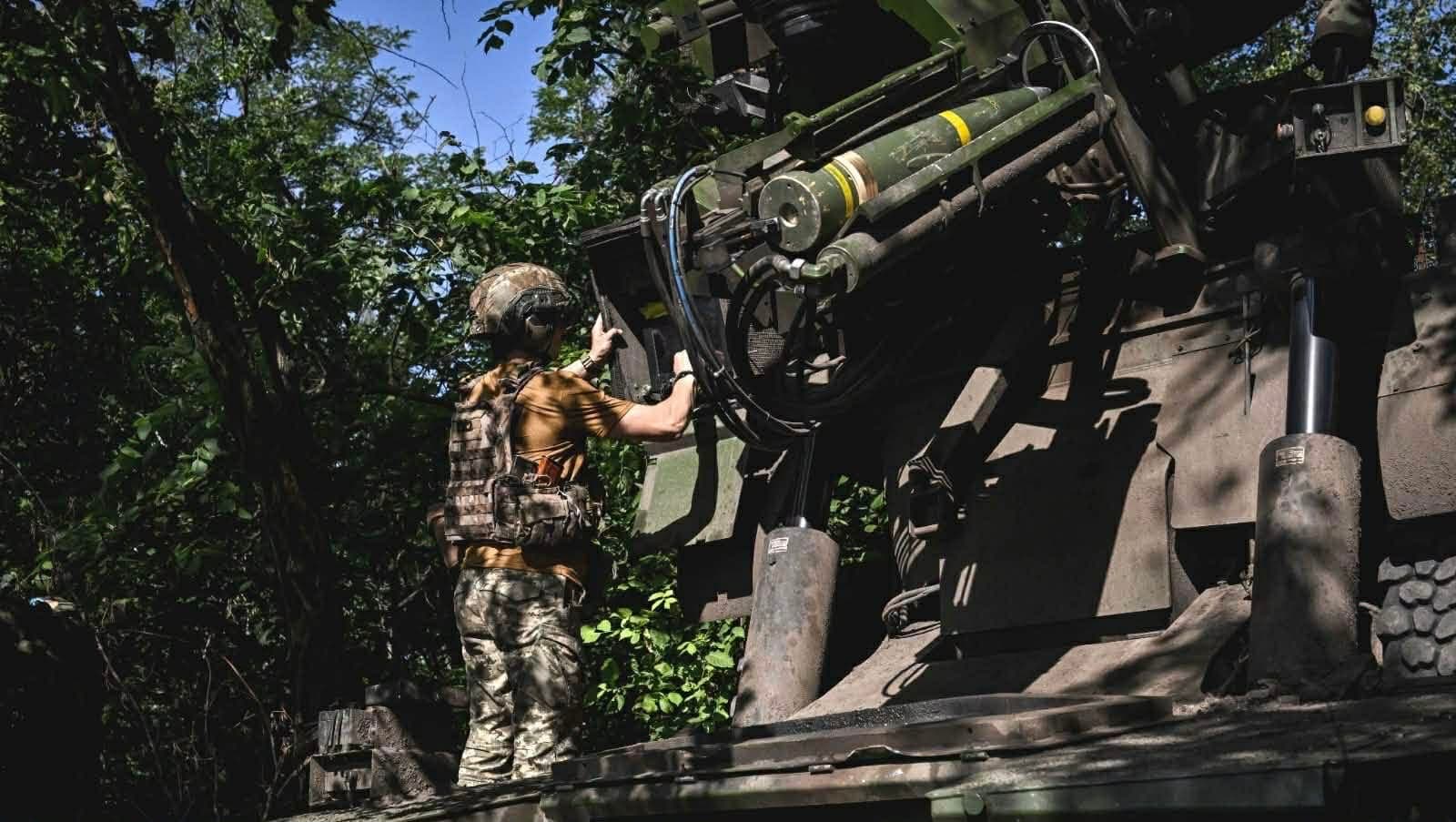 На Слов’янському напрямку противник штурмував 25 разів, на Лиманському — 18