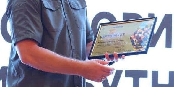 Ветерани з Краматорська отримали сертифікати на придбання житла.Фото: Управління з питань ветеранської політики Краматорської міської ради