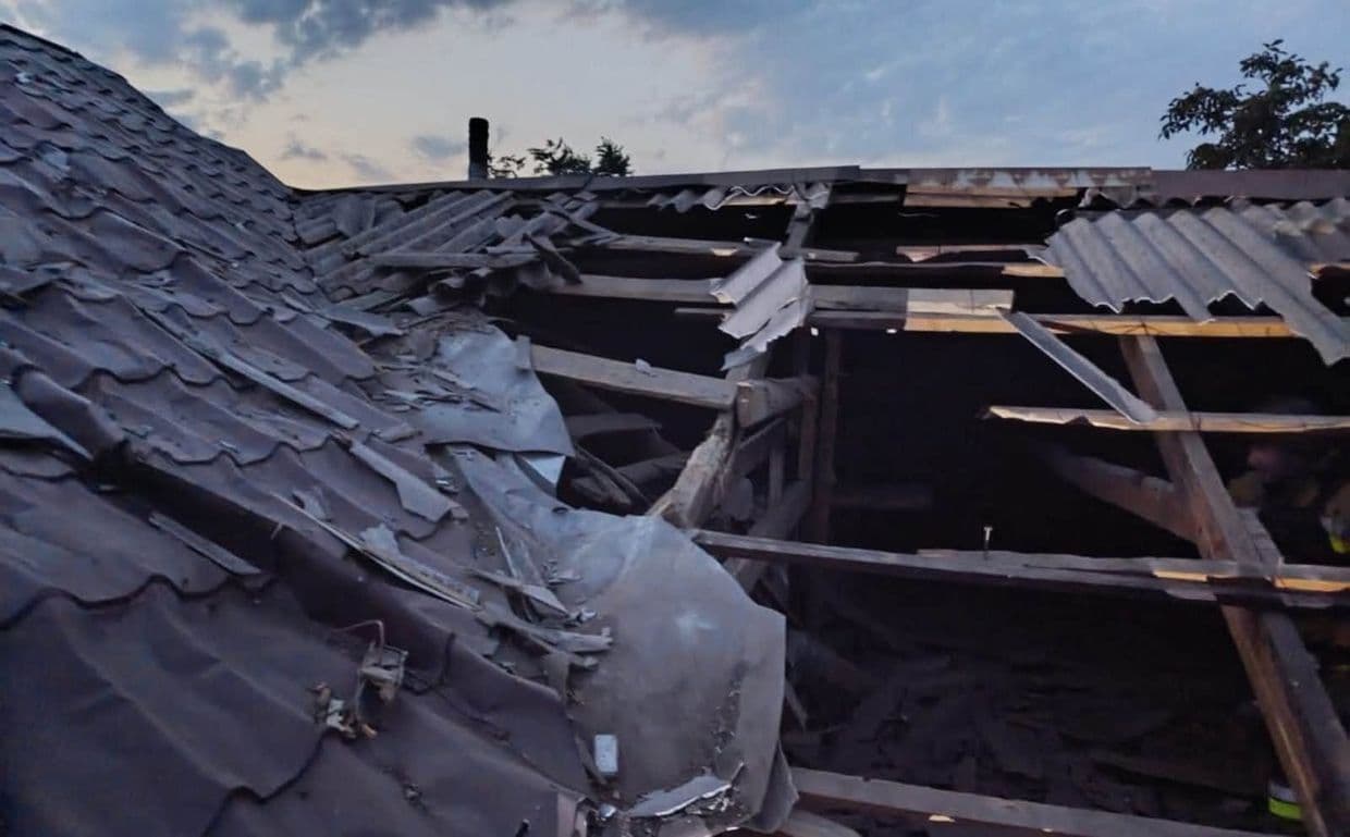 Ворожий дрон пошкодив пожежно-рятувальну частину в Олександрівці на Донеччині (фото)