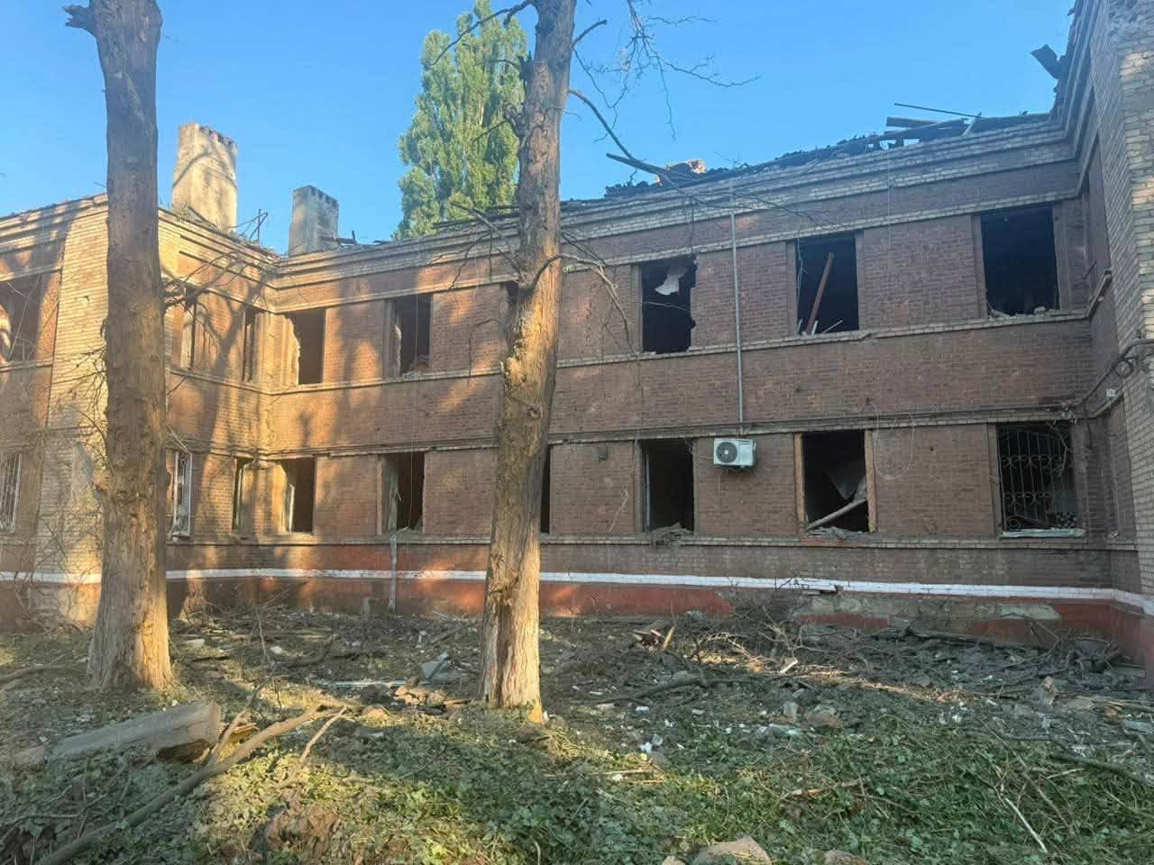 У Краматорську розповіли про наслідки 10 російських дронових і бомбових ударів 1 липня (фото)