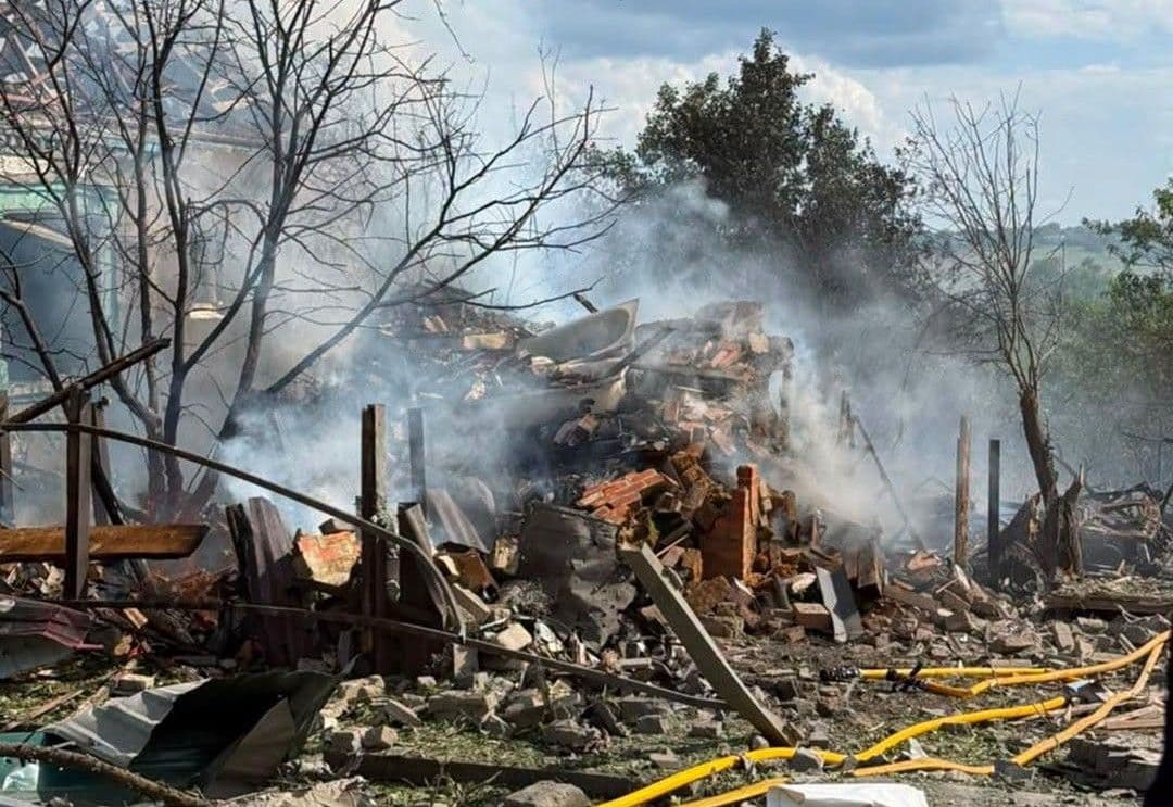 3 загиблих і 14 поранених: поліціянти задокументували наслідки вчорашніх обстрілів Донеччини