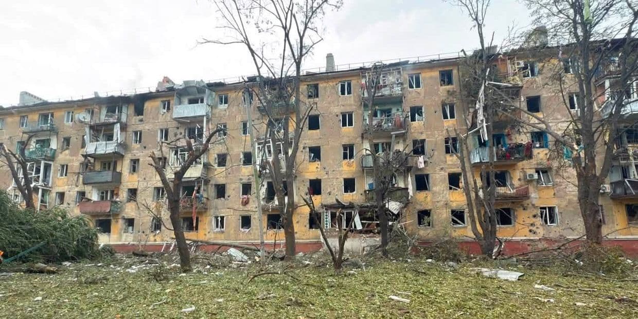 Росіяни скинули на Слов'янськ 2 авіабомби: щонайменше 10 людей поранені