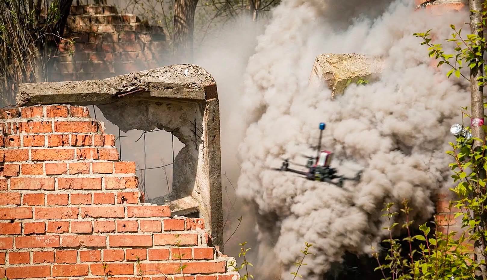 <em>Військовий інститут танкових військ ХНУ "ХПІ". Вибух і дрон</em>