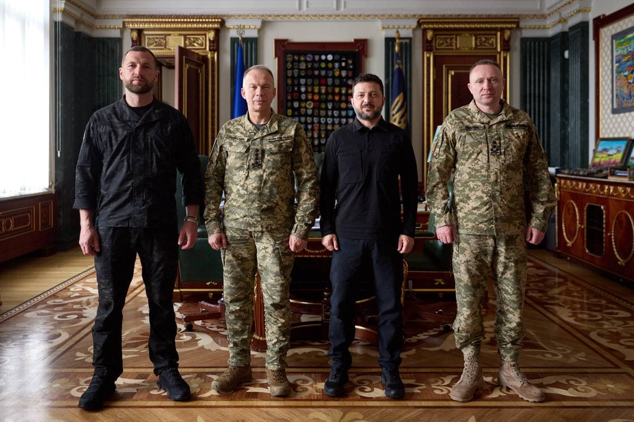<em>Президент України Володимир Зеленський, військове керівництво і представники військового сектору України. Фото: з Телеграм Володимира Зеленського</em>