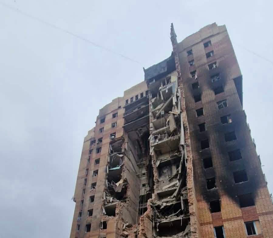 <i>Последствия вражеских обстрелов в Константиновке. Архивное фото: со страницы начальника Константиновской МВА в Facebook</i><a href="https://www.facebook.com/sergij.gorbunov.197981?__tn__=-UC*F"><b><i><u>Сергея Горбунова</u></i></b></a>