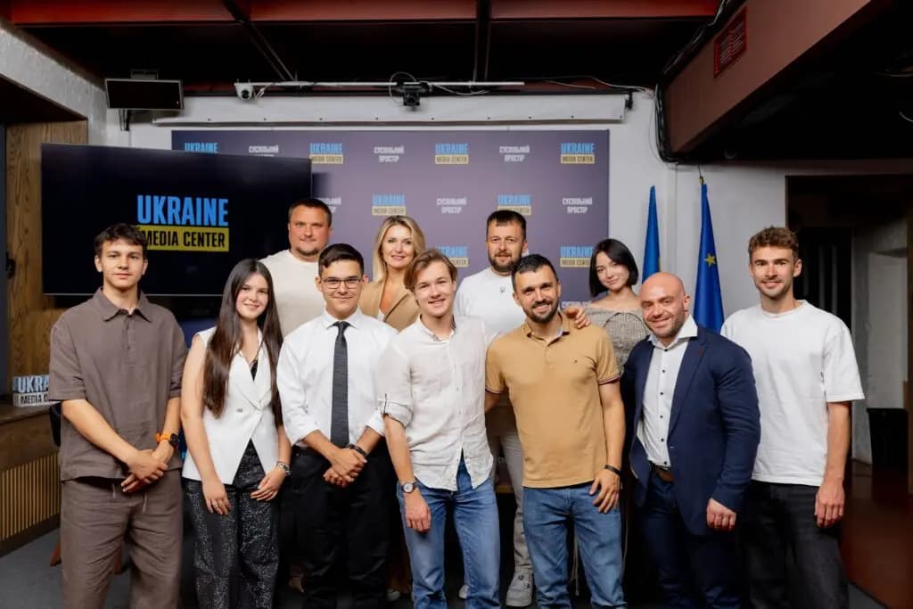 Учні з прифронтової Донеччини перемогли на конкурсі юних винахідників презентувавши винаходи, що рятують життя
