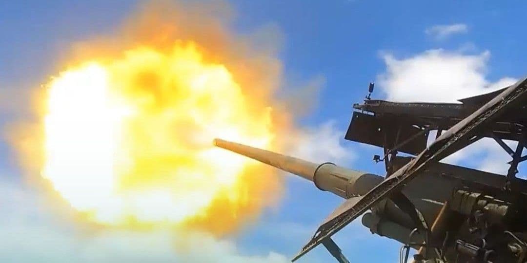 Стріляє російська САУ 2С7 "Малка". Фото з відкритих джерел