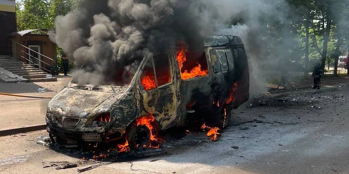 У Краматорську ворожий дрон атакував автомобіль аварійної бригади