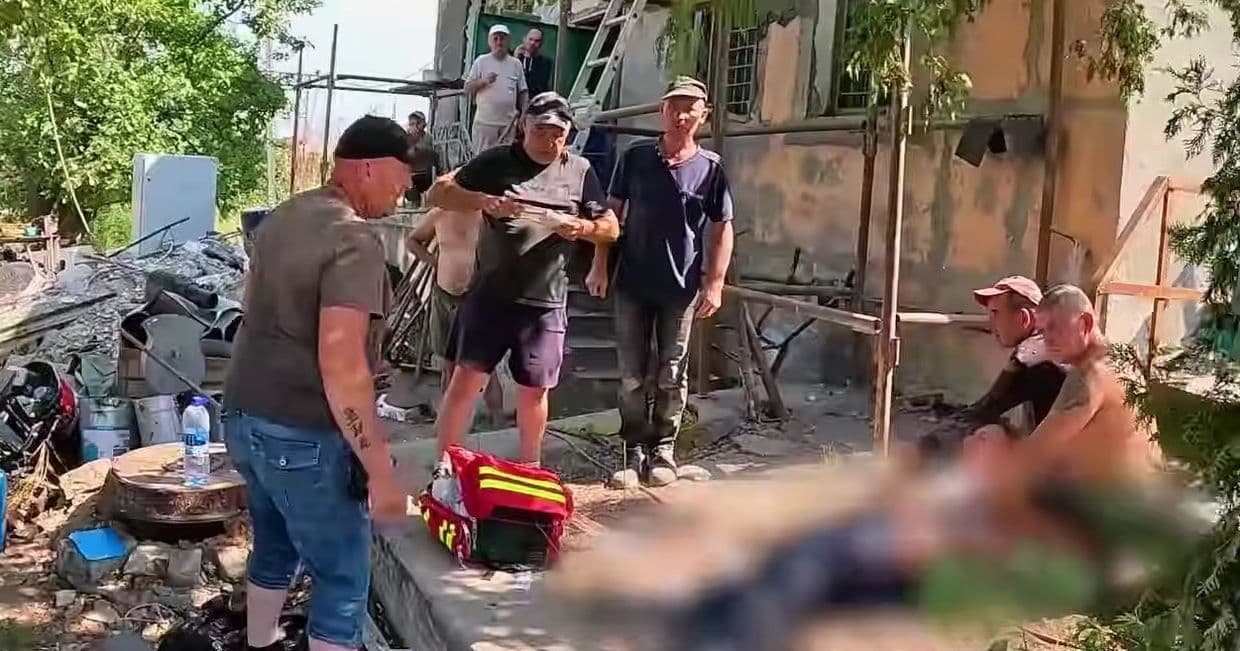 В полиции показали, как вчера в Краматорске оказывали помощь раненым (видео)