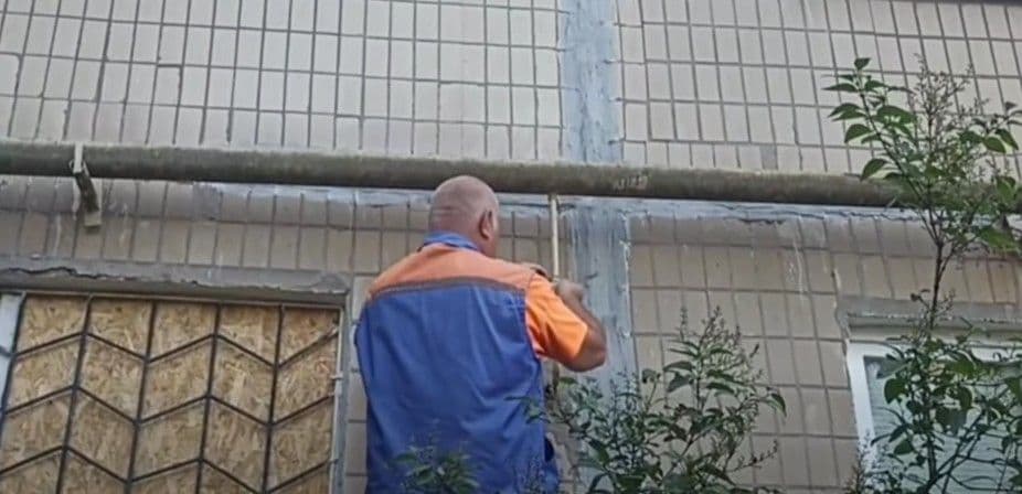 У Краматорську після обстрілу відновили газопостачання для понад 200 абонентів у багатоквартирному будинку