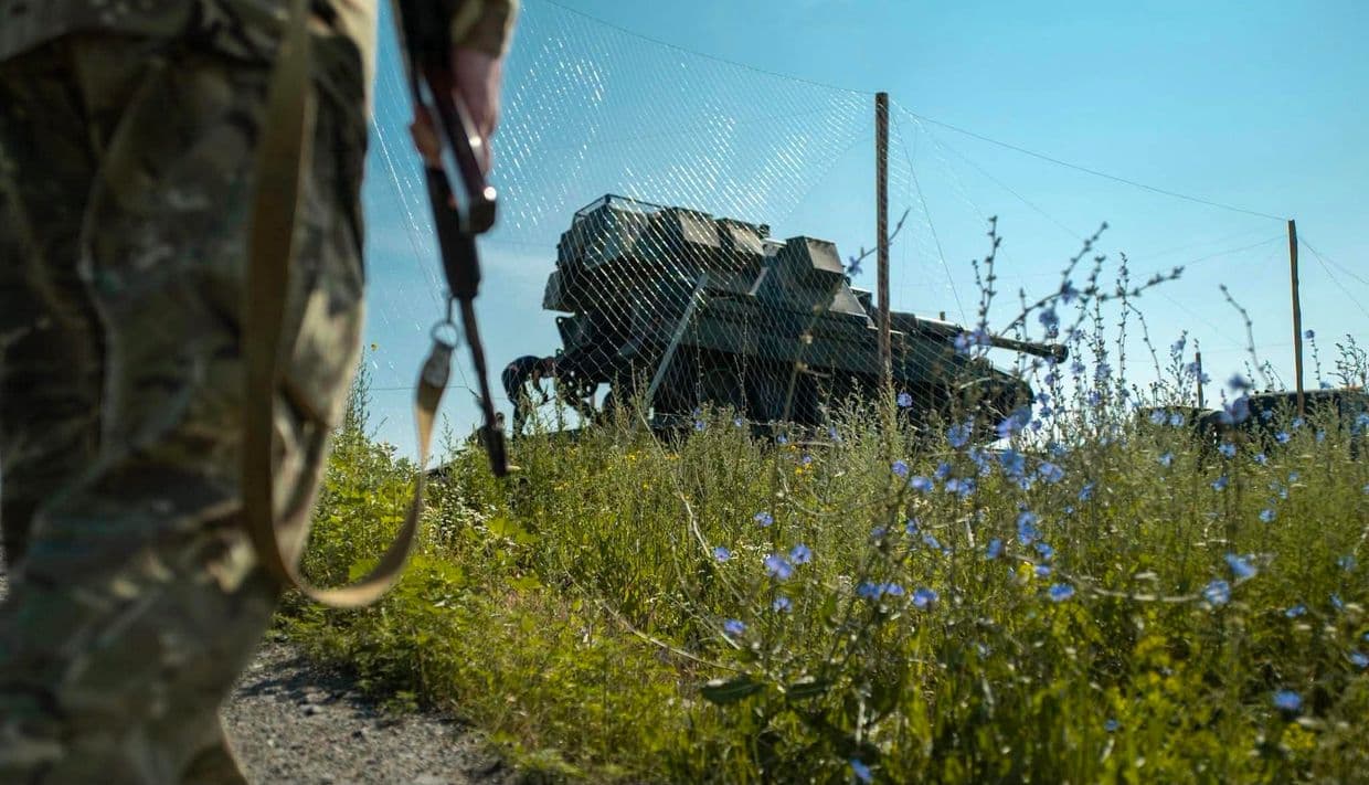 <em>Фото: 116 окрема механізована бригада. Військова техніка і військовий ЗСУ</em>