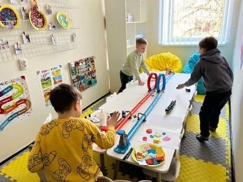 В Україні розширюється мережа просторів "Твій", де діти ВПО можуть отримати психологічну та соціальну підтримку