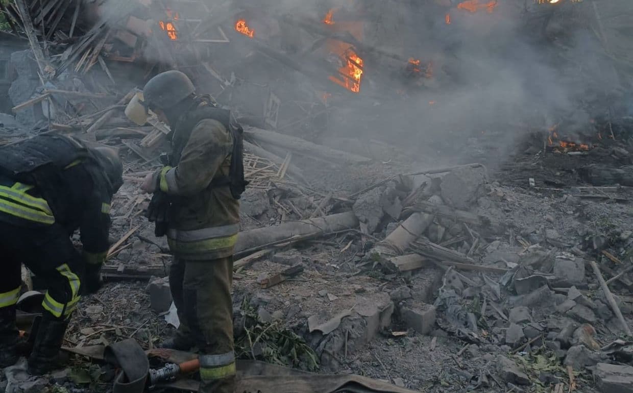 Російські обстріли Донеччини спричинили 8 пожеж: що та де горіло (фото, відео)