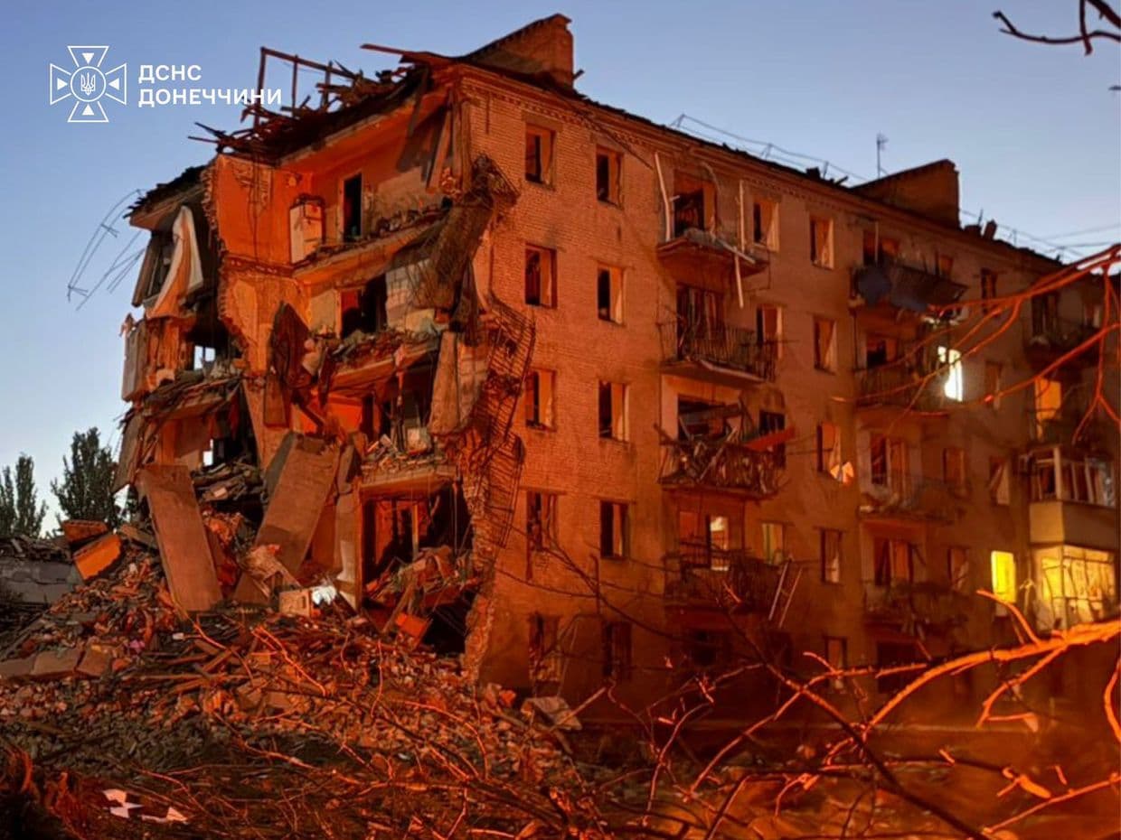 У Слов’янській громаді надзвичайники врятували трьох людей з-під завалів пошкоджених будинків