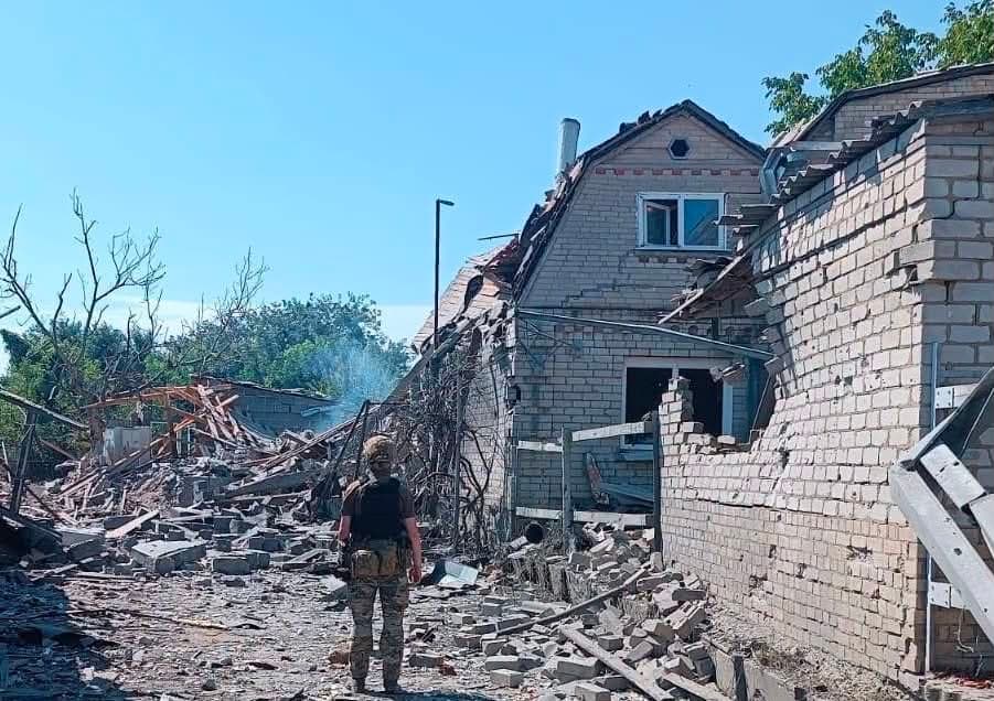 <em>Фото: поліція. Наслідки обстрілів на Донеччині. </em>