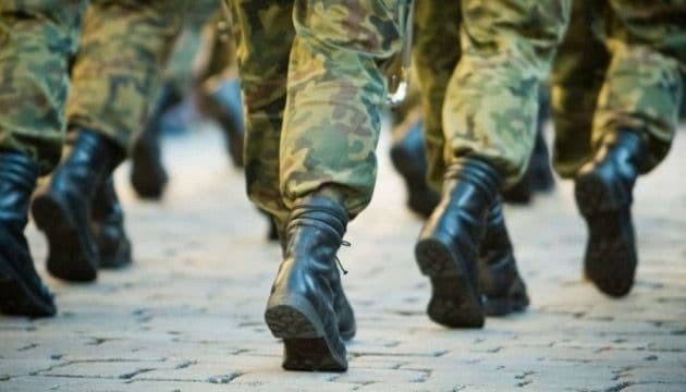 На ТОТ Луганщини окупанти ведуть тотальний характер мобілізації чоловіків віком від 18 до 65 років