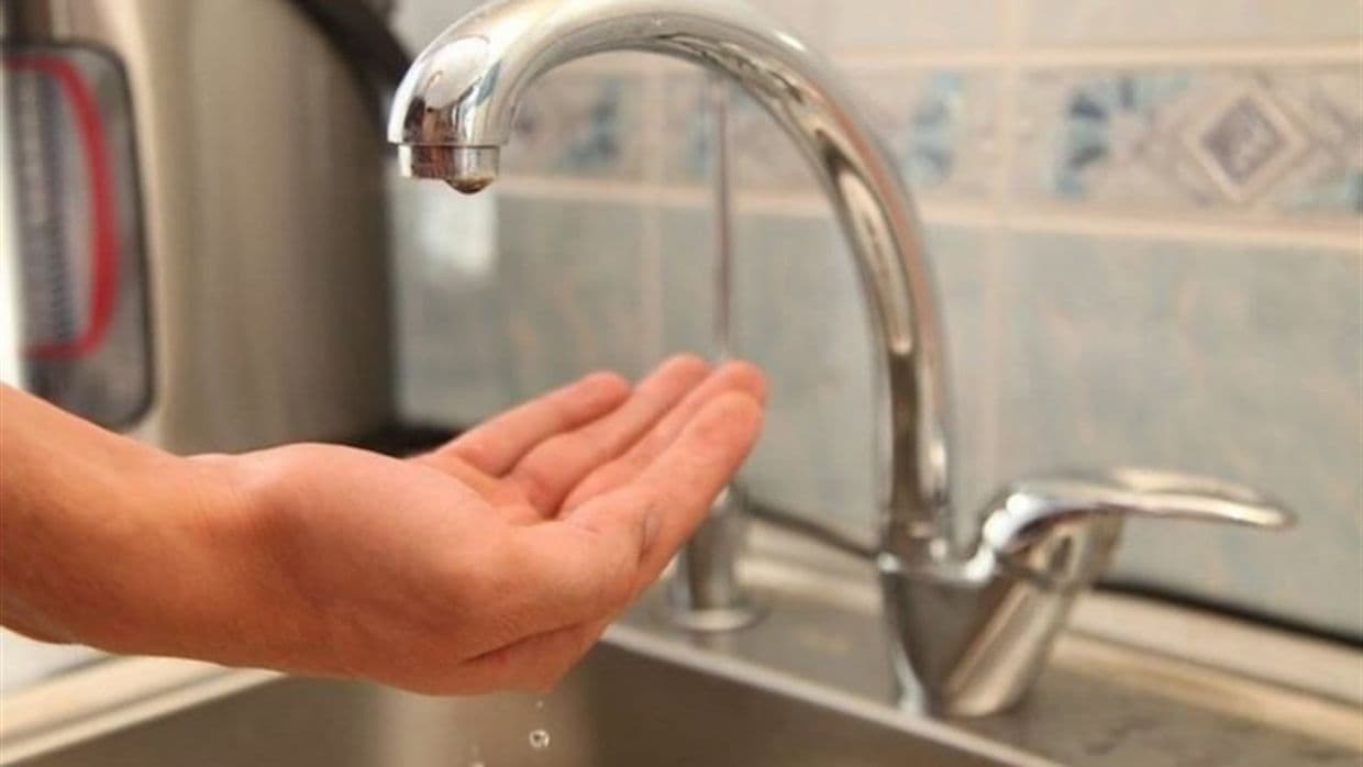 <em>В окупованому Маріуполі припинена подача води у всіх районах міста. Фото: з Телеграм</em>
