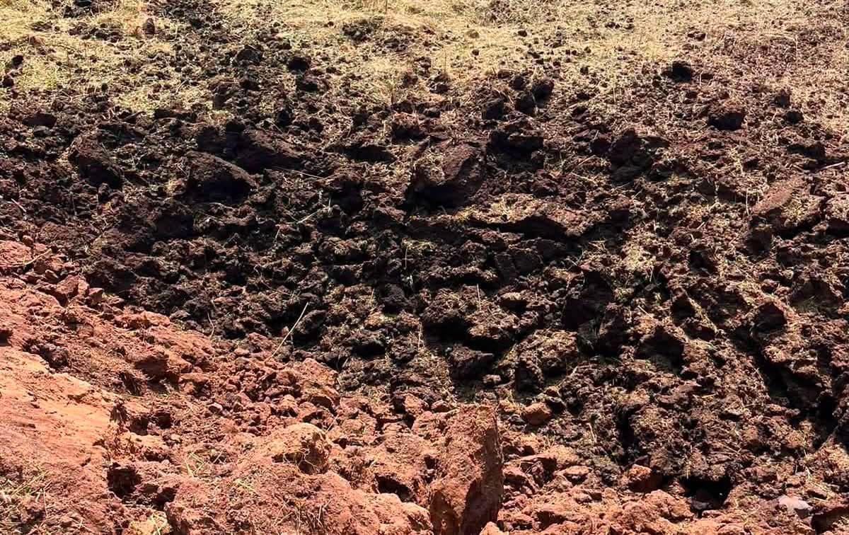 <em>Наслідки ворожого обстрілу у Словʼянську. Фото: МВА</em>