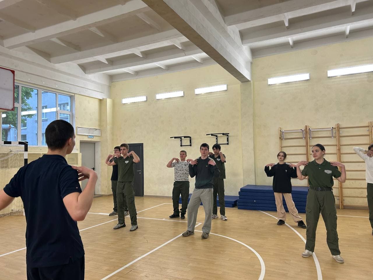 Фізкультура на окупованій Луганщині. Фото з відкритих джерел